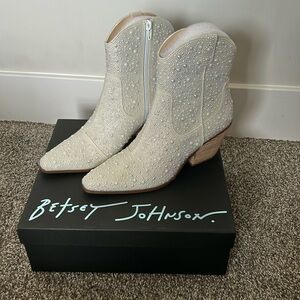 Betsey Johnson Pearl Booties - Diva Ivory - NWT